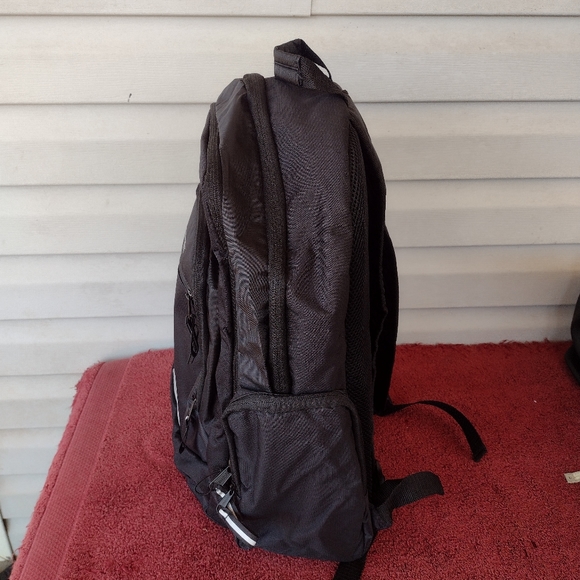 Eastsport black backpack - Picture 3 of 11